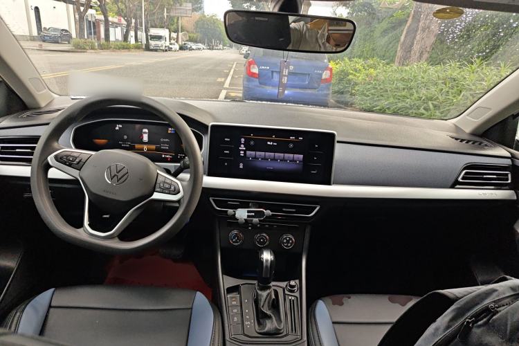 Used Volkswagen Lavida 2023 1.5L Automatic De Yi Edition Center Console