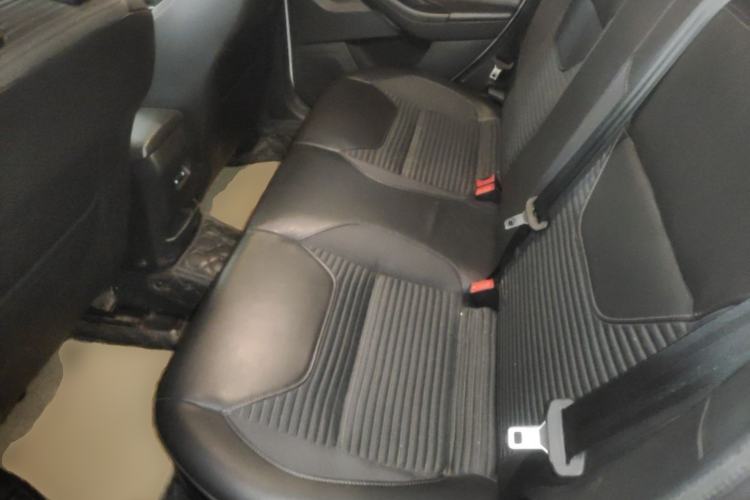 Used Ford Focus 2015 Hatchback 1.6L Automatic Fashion Edition
