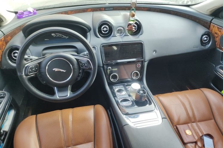 Used Jaguar XJ 
