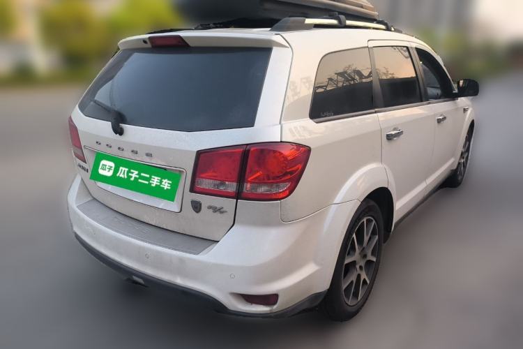 Used Dodge Journey 2013 2.4L Two-Wheel Drive Luxury Version Rear Right 45 Deg