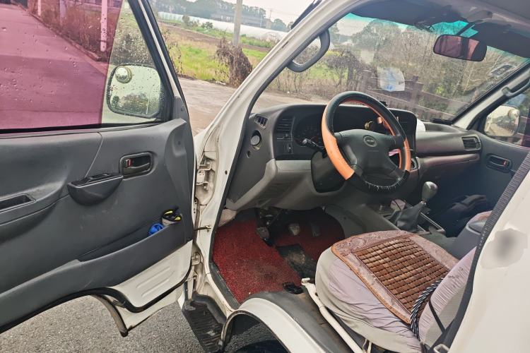 Used Jinbei Hiace 2016 2.0L Express Series Standard Version V19
