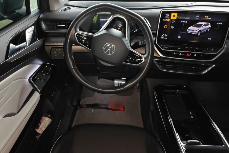 Used Volkswagen ID.6 X 2023 Pure Long-Range Version Steering Wheel