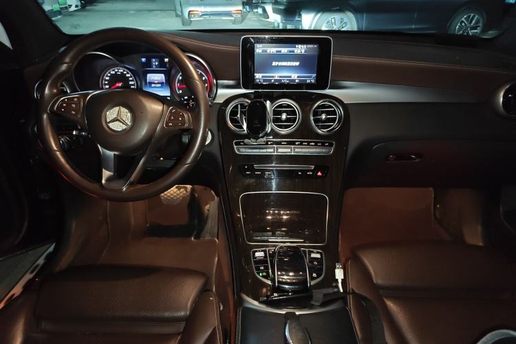 Used Mercedes-Benz GLC 2016 GLC 260 4MATIC Luxury Model