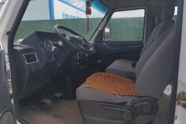 Used Iveco Daily 2017 2.5T A35 Passenger Van 5-7 Seats Model 47Z5 Left Front Seat