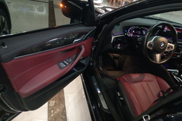 Used BMW 5 Series 2022 Restyled 525Li M Sport Package Driver Seat