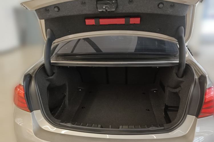 Used BMW 3 Series 2016 316Li Fashion Model
