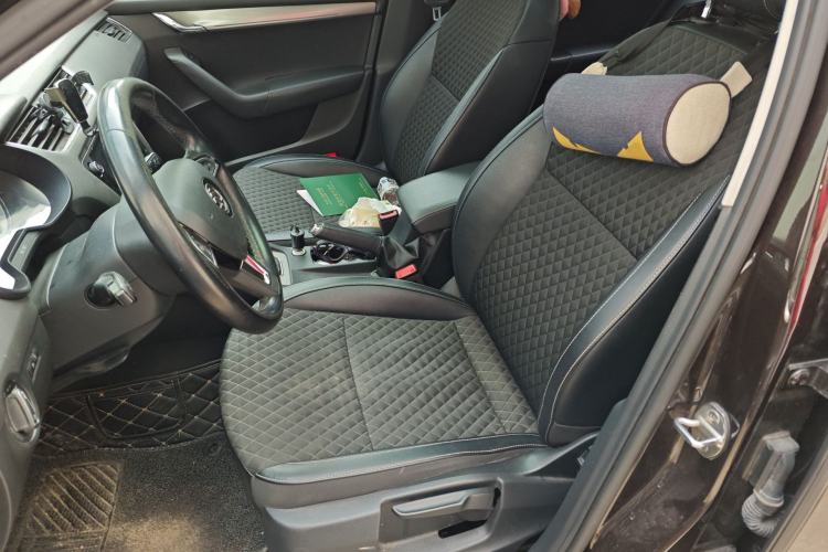 Used Skoda Octavia 2018 1.6L Automatic Luxury Edition Left Front Seat