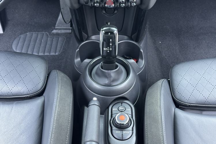 Used MINI 2020 1.5T COOPER Three-Door Midnight Red Limited Edition
