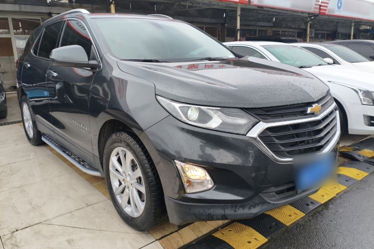 Used Chevrolet Equinox 2017 550T Automatic All-Wheel-Drive Top-Tier Version Front Right 45 Deg