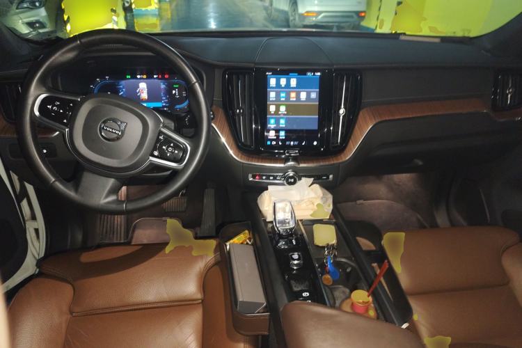 Used Volvo XC60 New Energy 2023 T8 Plug-in Hybrid Long-Range All-Wheel Drive Smart & Luxurious Enjoyment Edition Center Console