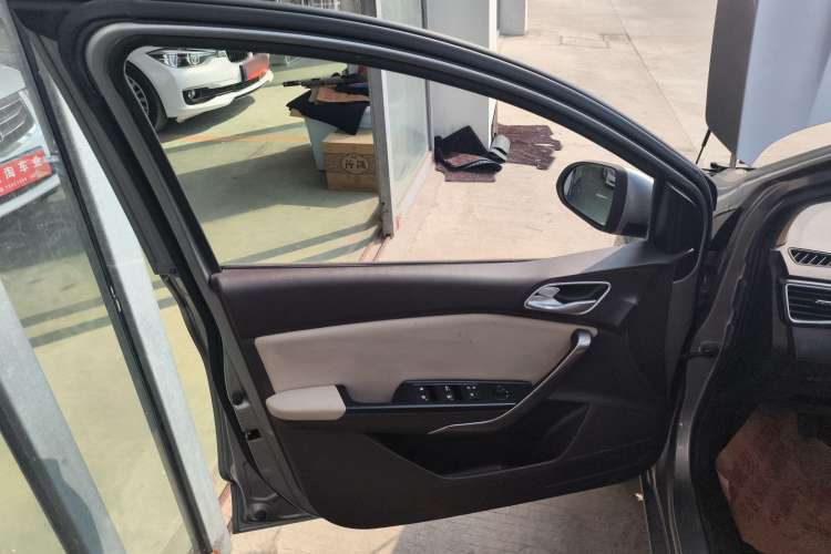 Used Baojun 310W 2017 1.5L Manual Comfort Version China VI Emission Standard