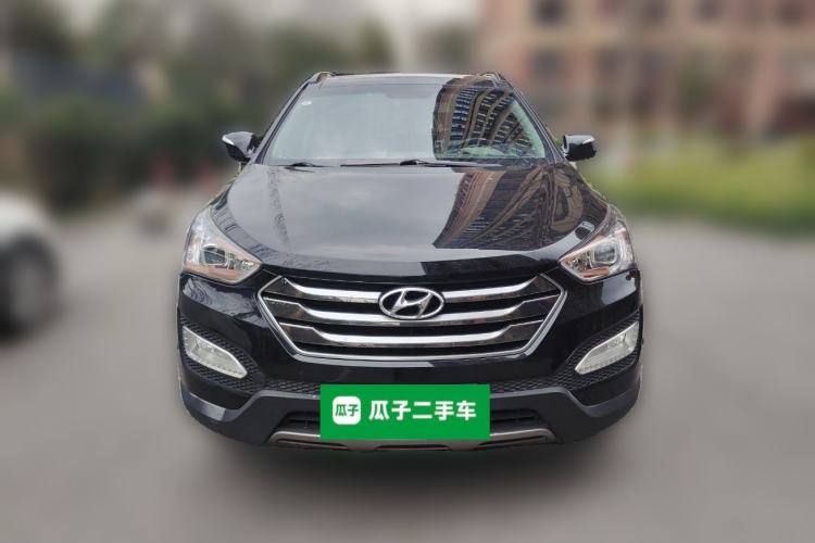Used Hyundai Santa Fe 2015 2.4L Automatic Two-Wheel Drive Smart Version 5 Seats
