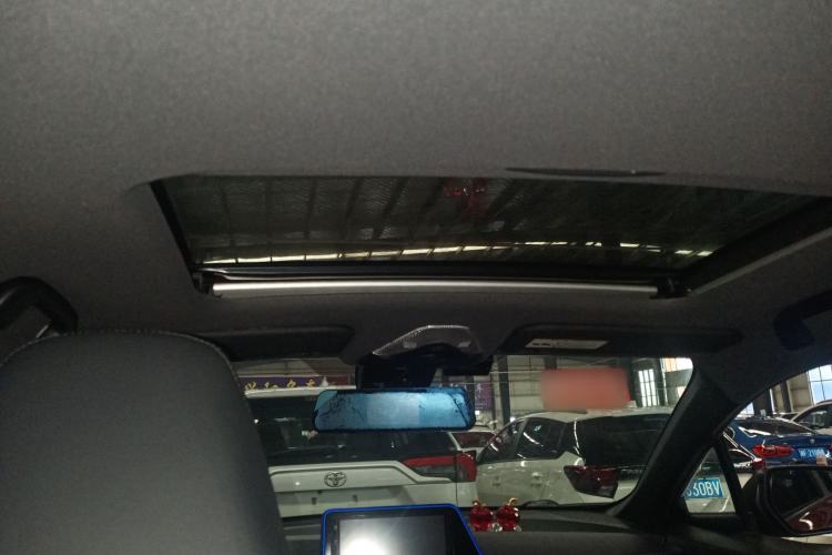 Used Toyota IZOA 2018 2.0L Yichi Version China VI Standard Headliner