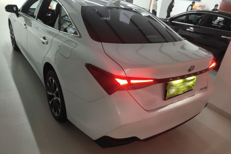 Used Toyota Avalon 2022 Dual-Engine 2.5L Luxury Edition
