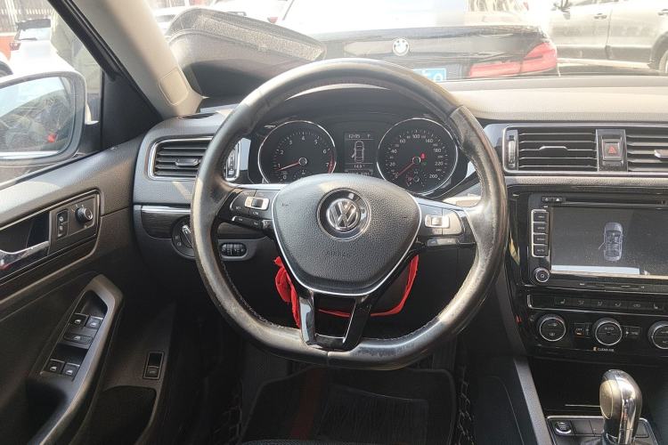 Used Volkswagen Sagitar 2015 230TSI Automatic Luxury Model