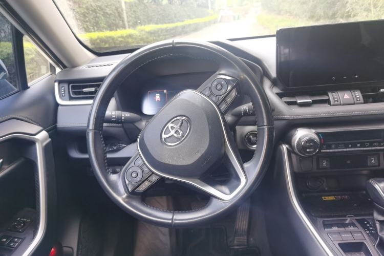 Used Toyota RAV4 2023 2.0L CVT Two-Wheel Drive 20th Anniversary Platinum Edition Steering Wheel