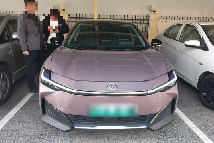 Used Toyota bZ3 2023 616 km Long-Range Premium Front