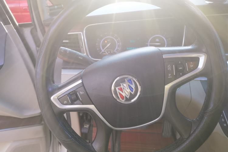Used Buick GL8 2017 25S Comfort Version China V Standard Steering Wheel