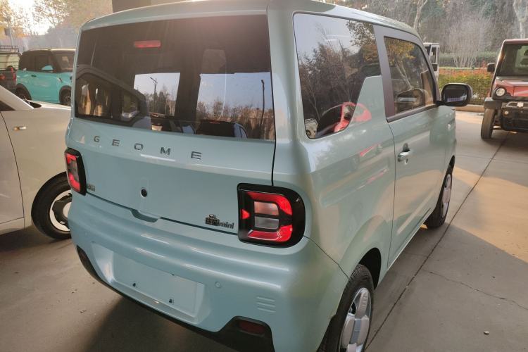 Used Geely Galaxy Panda 2023 Panda Mini 200km Endurance Bear
