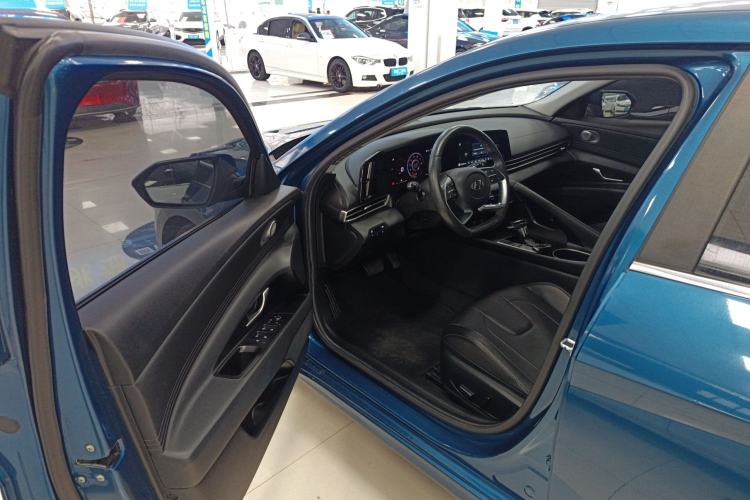 Used Hyundai Elantra 2021 1.5L CVT LUX Prestige Edition