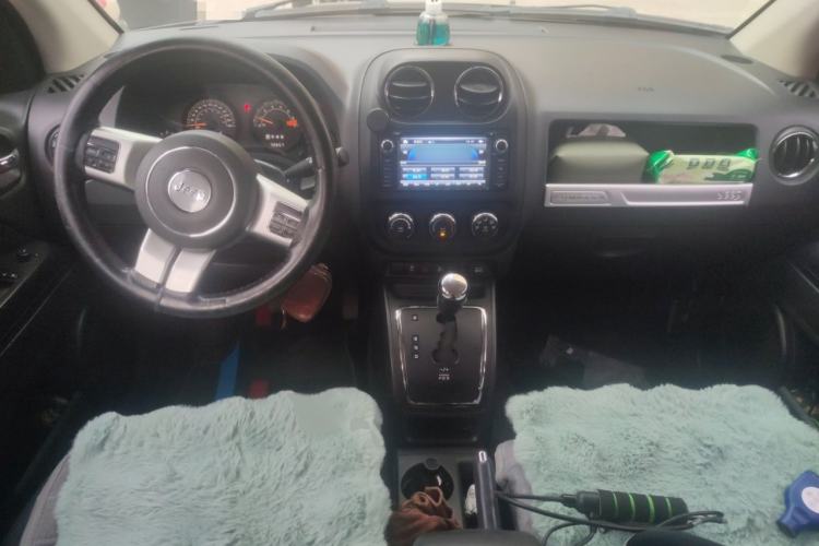 Used Jeep Compass 2014 2.4L four-wheel drive sport version
