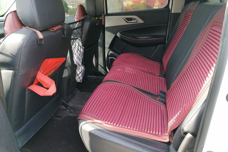 Used JMC Yuhu 7 2022 2.0T Manual Diesel 4x4 Comfort Version Standard Wheelbase Left Rear Seat