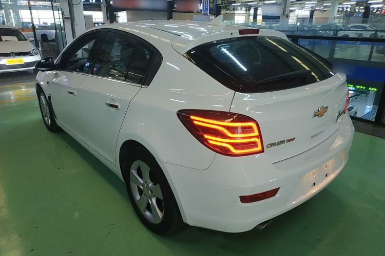 Used Chevrolet Cruze 2013 Hatchback 1.6T Automatic Flagship Model Rear Left 45 Deg