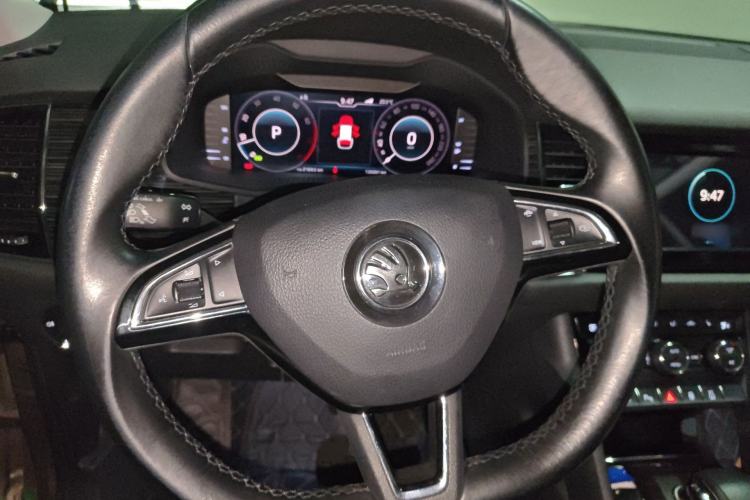 Used Skoda Kodiaq 2019 Facelifted TSI330 7-Seater Two-Wheel-Drive Deluxe Enjoyment Version China V Emission Standard Steering Wheel