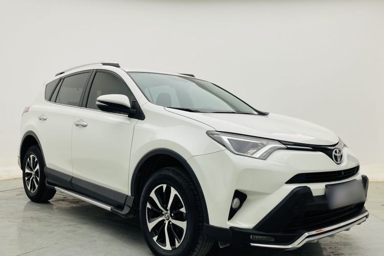 Used Toyota RAV4 2016 2.0L CVT Two-Wheel Drive Fashion Edition China V Standard