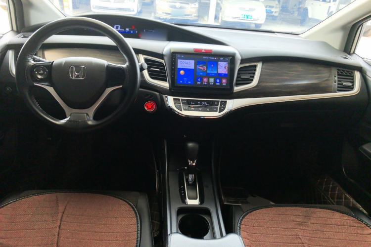 Used Honda Jade 2017 1.8L automatic Comfort version 5 seats Center Console