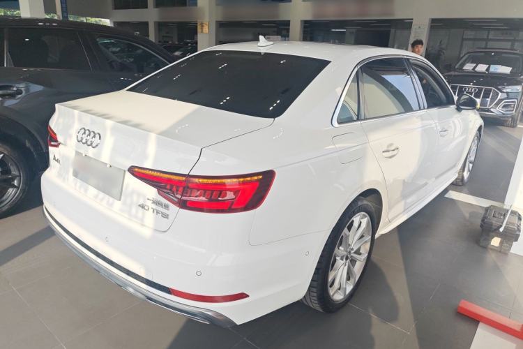 Used Audi A4L 2019 40 TFSI Fashion Edition China VI Emission Standard
