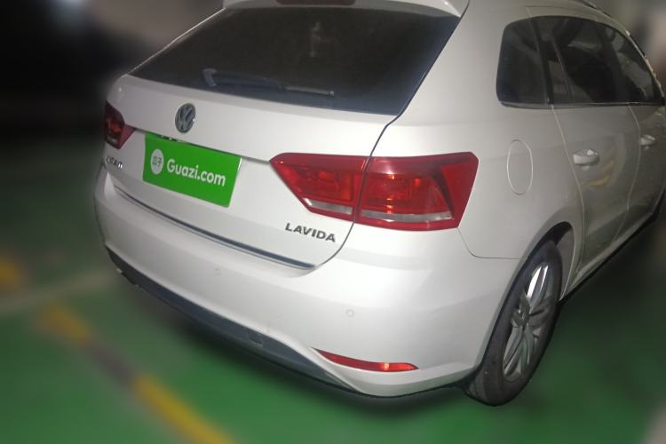 Used Volkswagen Gran Lavida 2015 1.6L Automatic Comfort Edition
