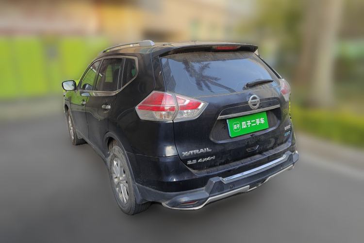 Used Nissan X-Trail 2014 2.5L CVT Leading Edition 4WD
