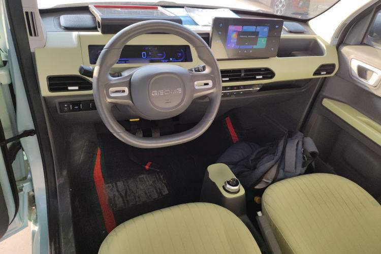 Used Geely Galaxy Panda 2023 Panda Mini 200km Endurance Bear
