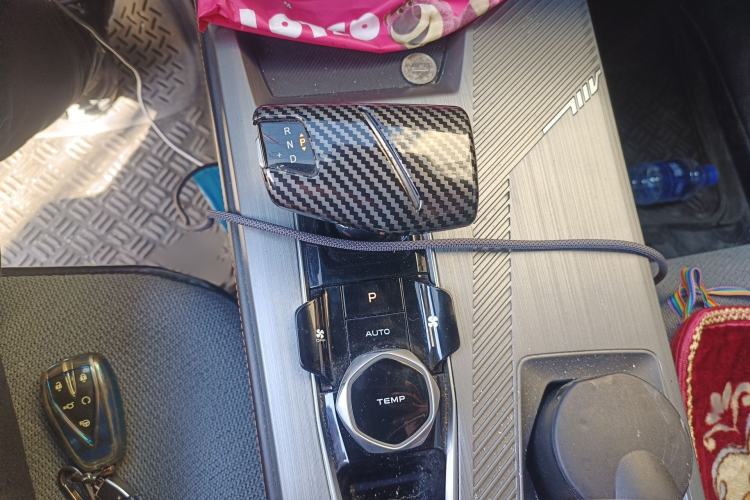 Used CHANGAN OSHAN Z6 New Energy 2023 ZhiDian iDD 150KM Flagship PLUS Smart Parking Edition Gear Lever