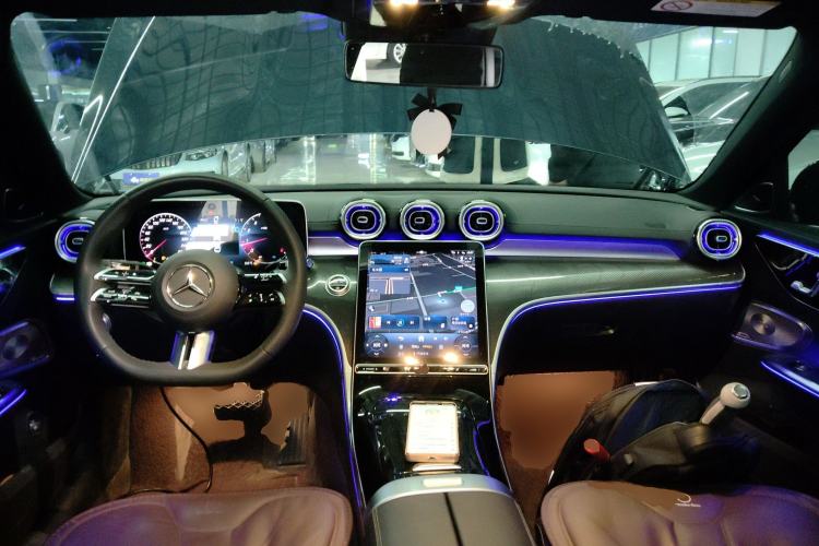 Used Mercedes-Benz C-Class 2024 Facelifted C-Class 260 L Night Edition Sports Version Center Console