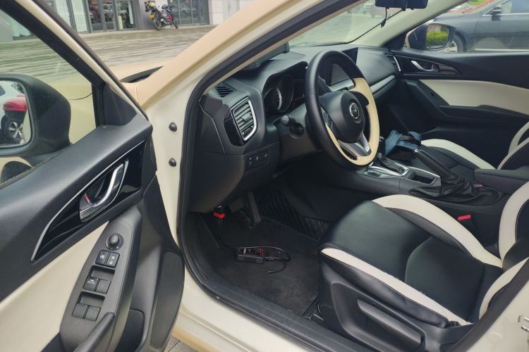 Used Mazda 3 Axela 2014 Sedan 1.5L Automatic Comfort Model Driver Seat