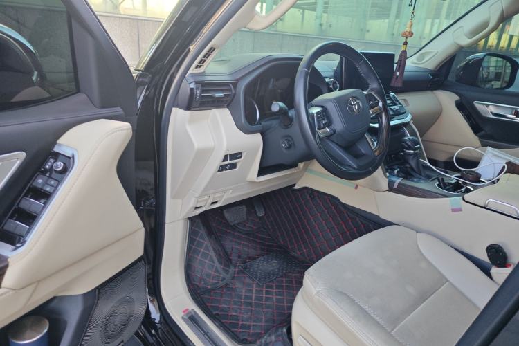 Used Toyota Land Cruiser 