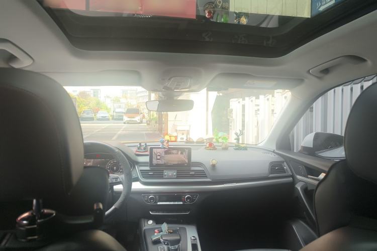 Used Audi Q5L 2018 40 TFSI Prestige Fashion Edition China VI Headliner