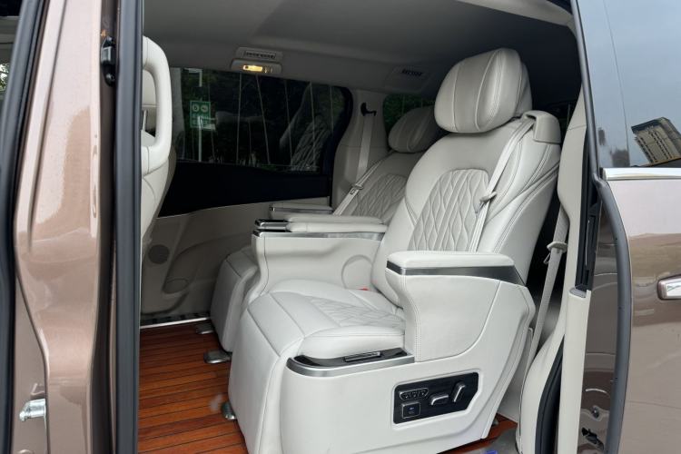 Used Buick GL8 2021 Land Cruiser Executive Class 652T Luxury Model
