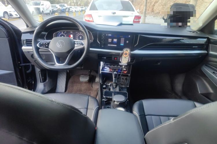 Used Volkswagen Passat New Energy 2022 430 PHEV Hybrid Elite Edition Center Console