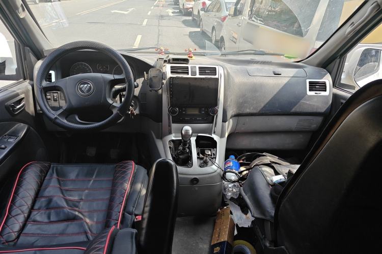 Used Foton Scenic G5 2022 2.0T Diesel Commercial Version Standard Window 5/6 Seats 4F20TC3 Center Console