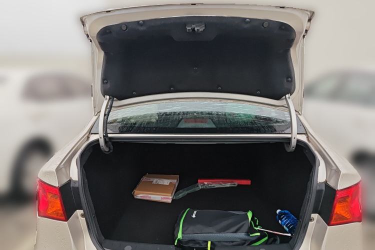 Used Roewe 350 2013 350C 1.5L Automatic Xunyue Edition