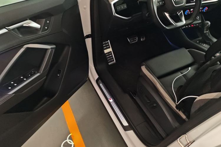 Used Audi Q3 2024 40 TFSI Fashion Dynamic Model