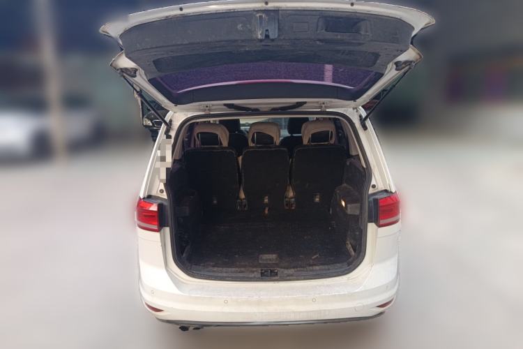 Used Volkswagen Touran 2016 Volkswagen Touran L 280TSI Manual Trend Edition
