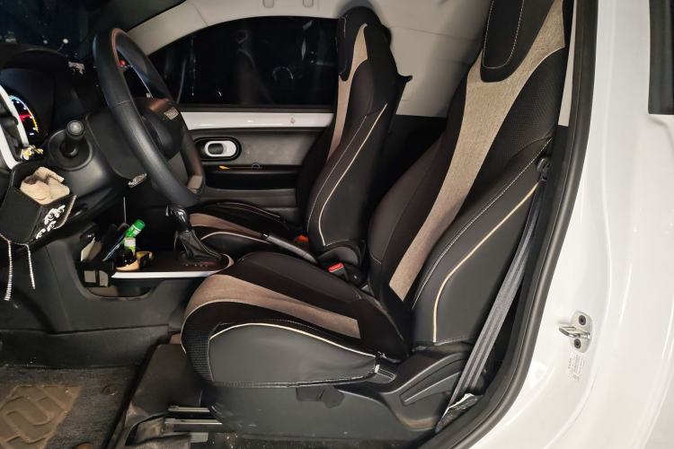 Used Roewe Clever 2021 302 km New Four-Seater Super-Efficient Version