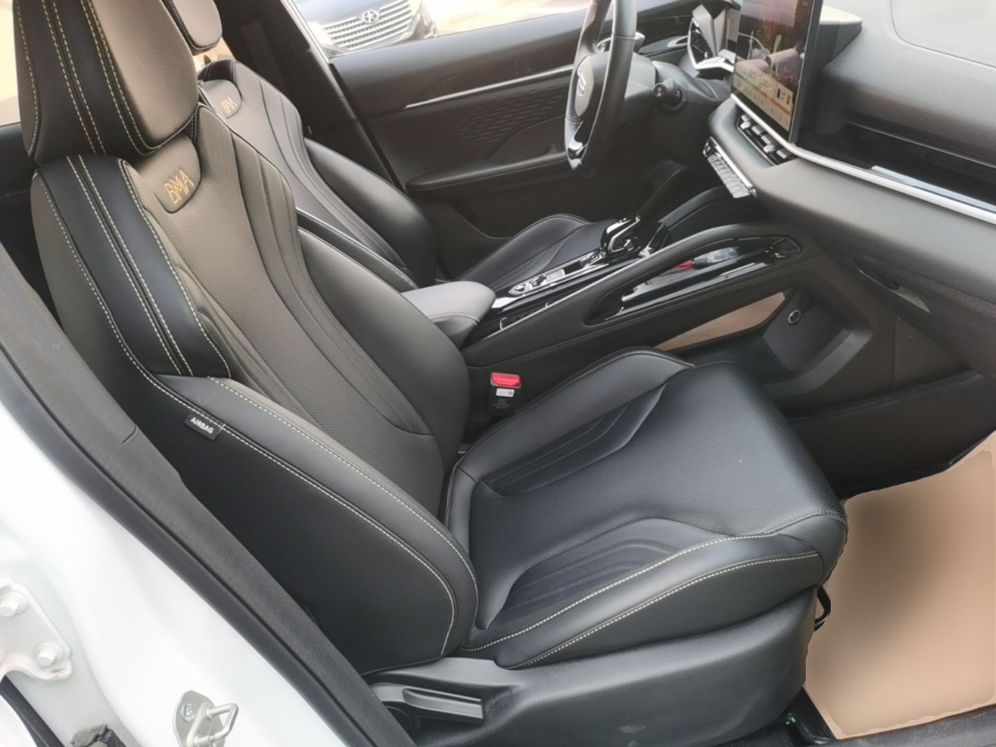 Geely Auto Coolray 2025 Bin Yue L 1.5T DCT Starlight Edition — снимка 19
