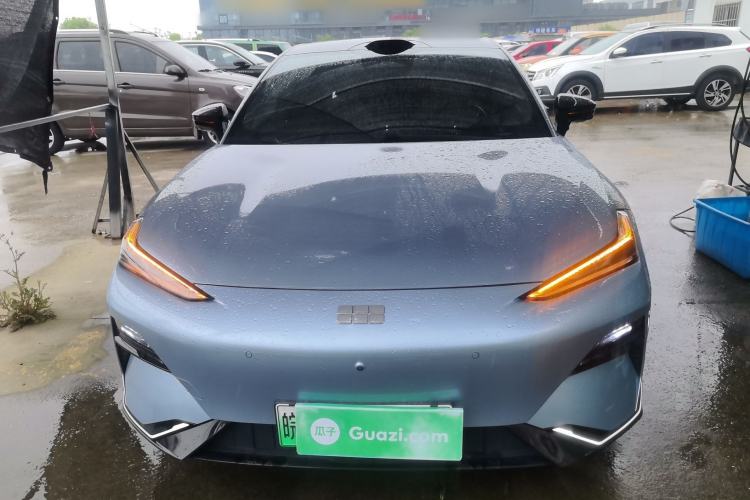 Used Geely Galaxy E8 2025 620 km All-Wheel Drive Starship LiDAR-Enabled Intelligent Driving Version Front