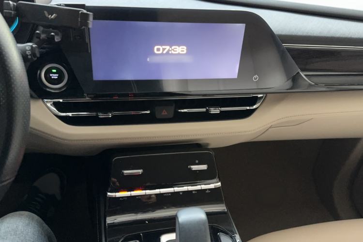 Used Wuling Victory 2020 1.5T CVT Flagship Edition Audio And AC Panel