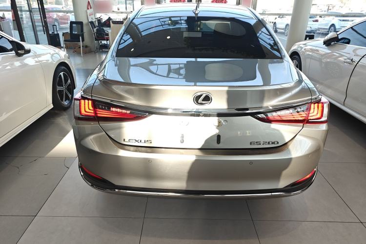 Used Lexus ES 2023 200 Excellence Edition